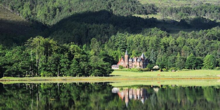 10 Luxurious and royal hotels in Scotland